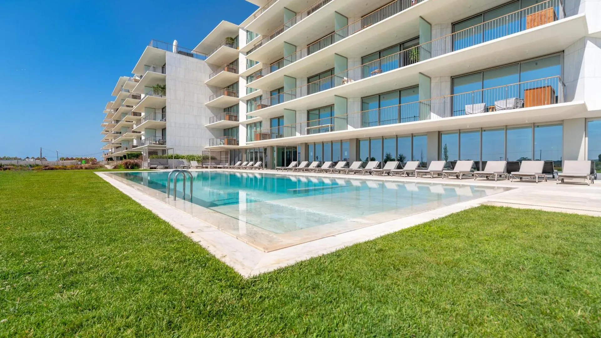 Blue Well Being Beachfront Pool And Spa Raia - By Bedzy Armação de Pêra