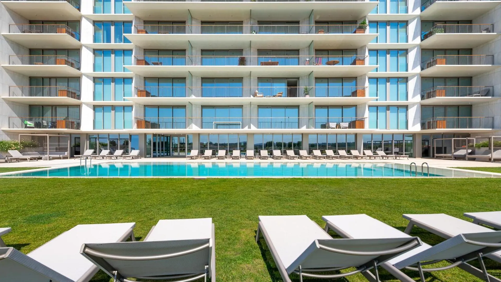 Blue Well Being Beachfront Pool And Spa Raia - By Bedzy Armação de Pêra 0*,