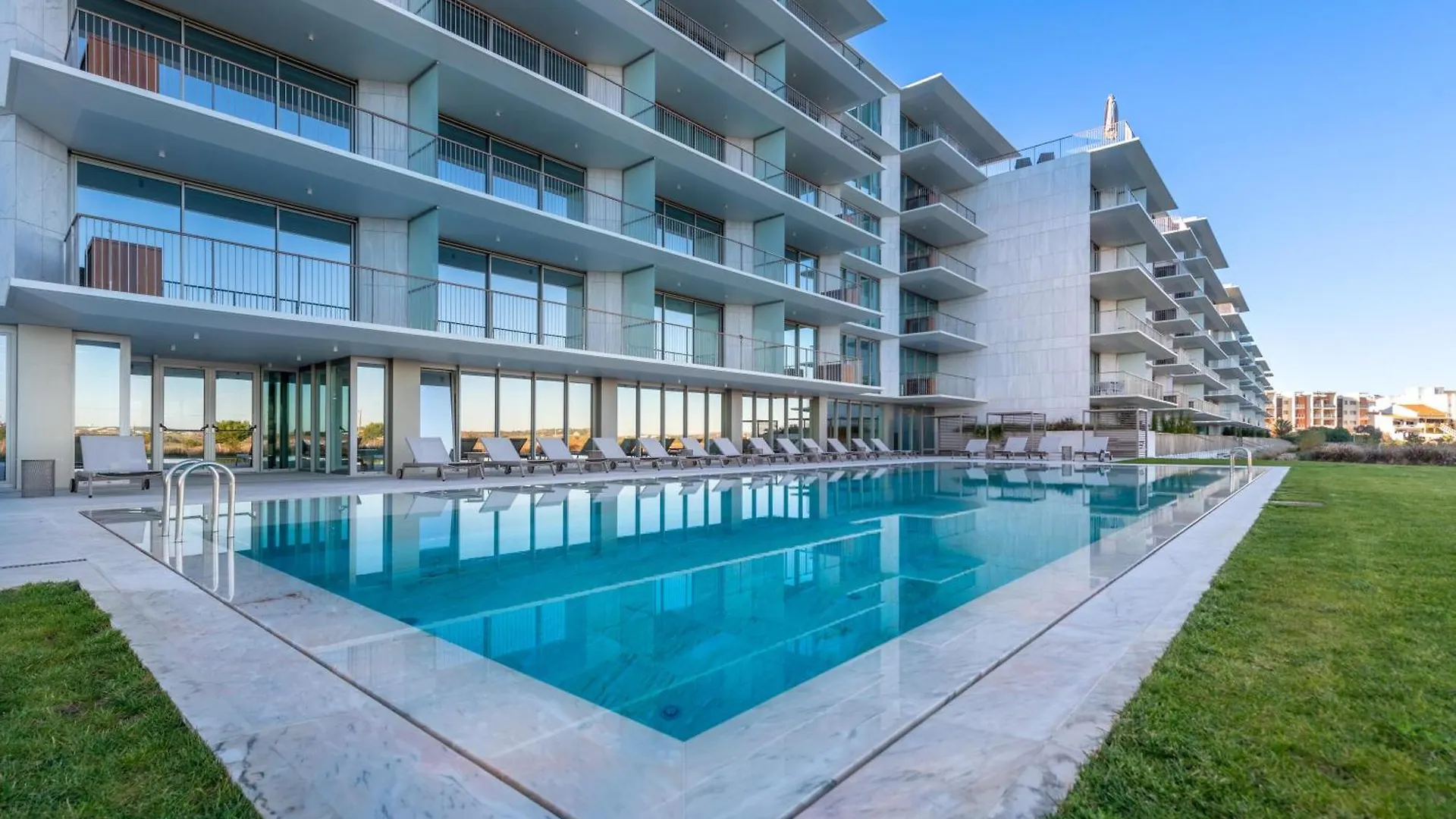 Apartment Blue Well Being Beachfront Pool And Spa Raia - By Bedzy Armação de Pêra