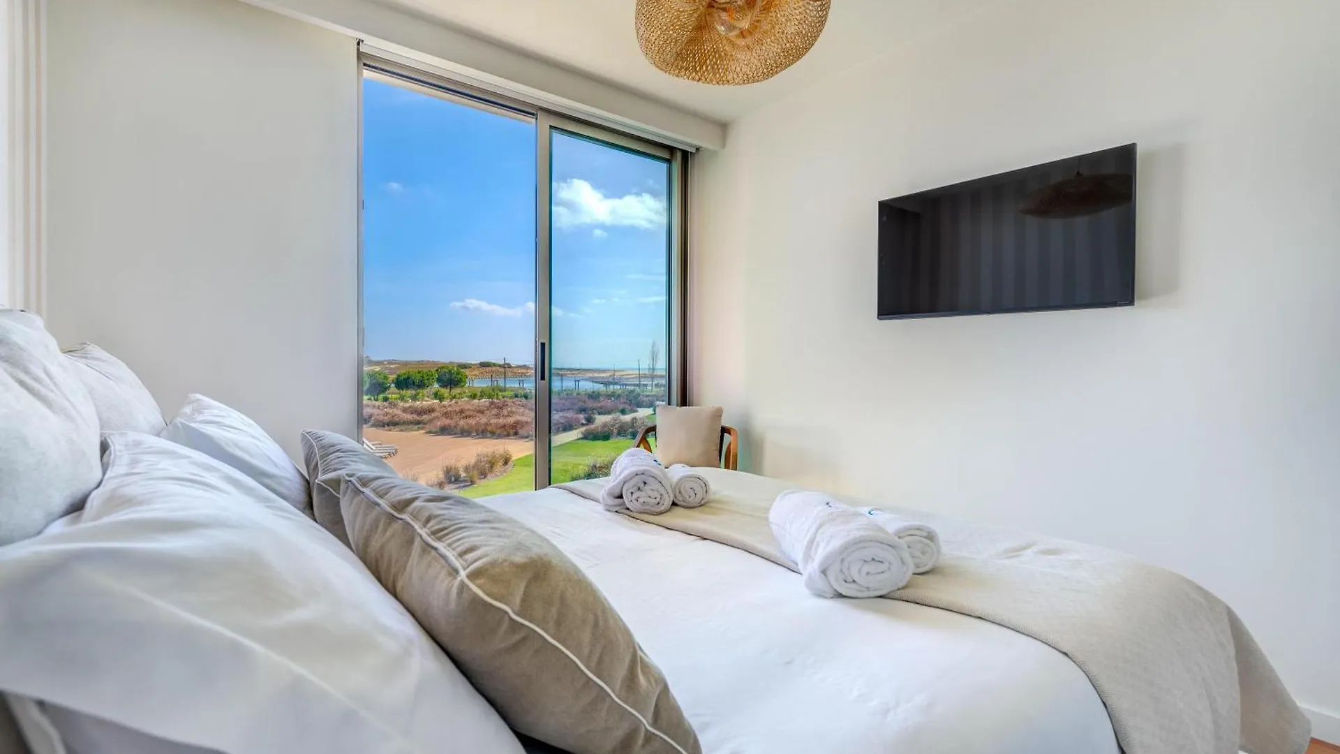 Apartment Blue Well Being Beachfront Pool And Spa Raia - By Bedzy Armação de Pêra